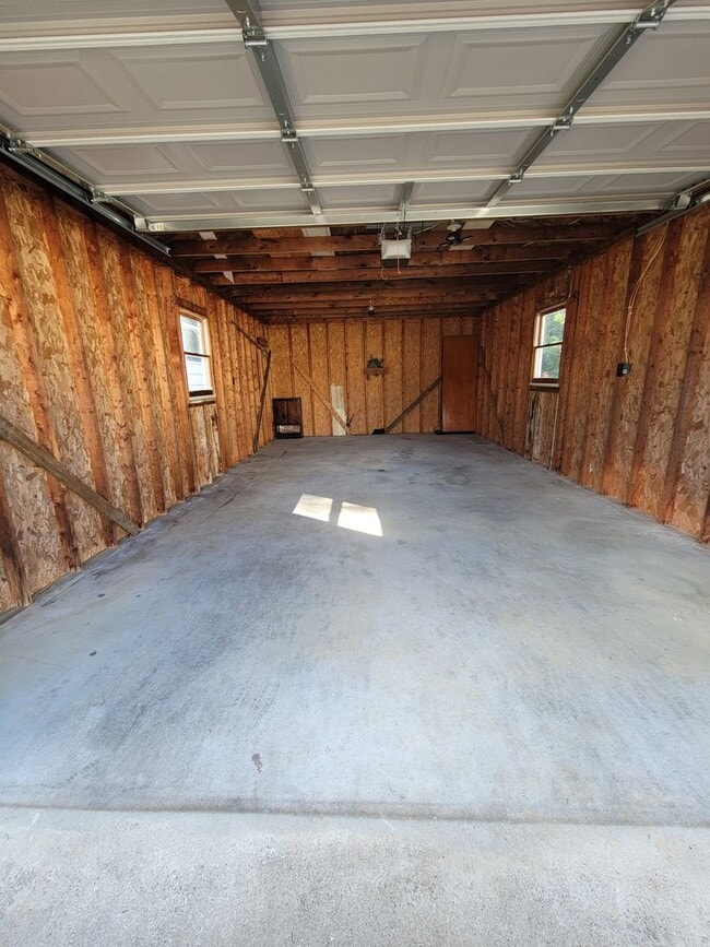 Building Photo - 3289 Anthony Hwy