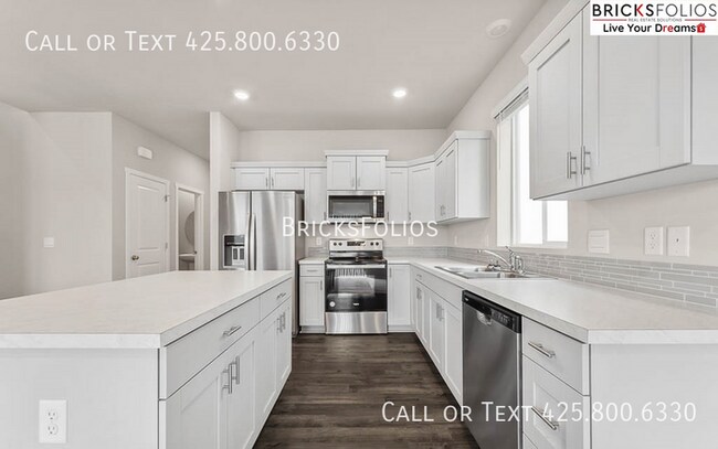 Building Photo - Soothing Retreat in Stunning Bremerton