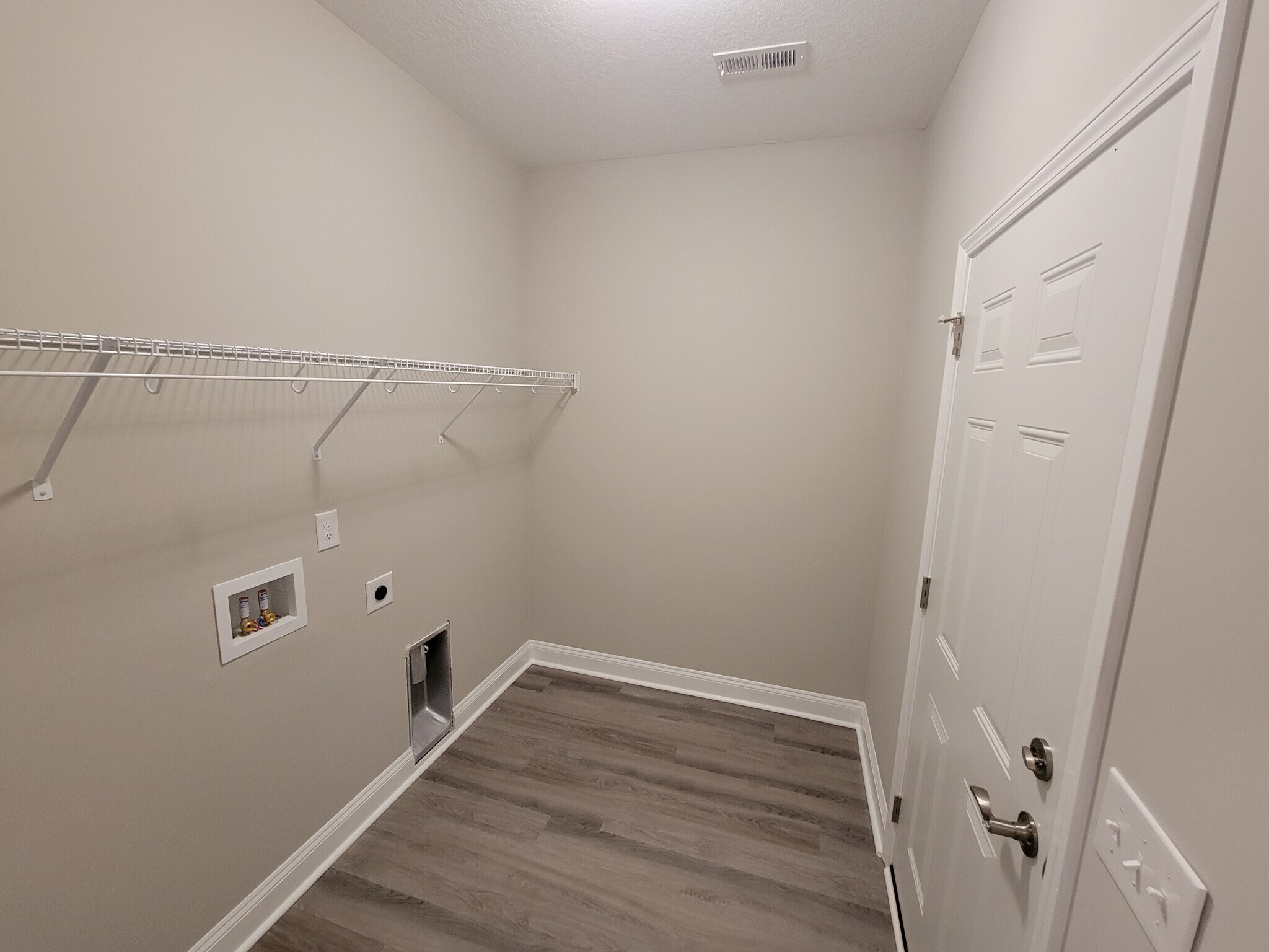 Building Photo - 764 Hobonny Loop