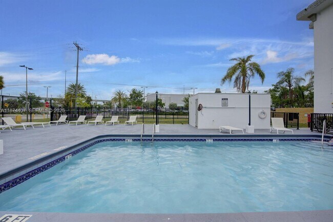 Building Photo - 16450 NW 2nd Ave