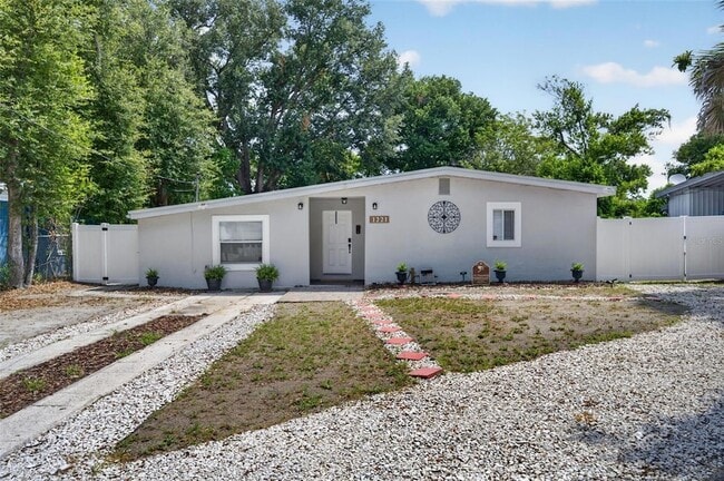 Building Photo - 1221 Elinore Dr