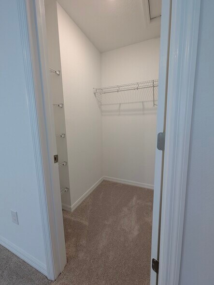 Building Photo - 2093 Hallier Cv