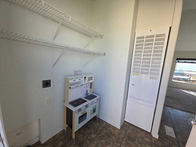 Building Photo - 560 Canal St