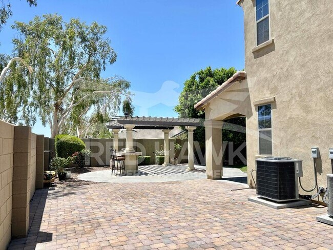 Building Photo - 20697 W Delaney Dr