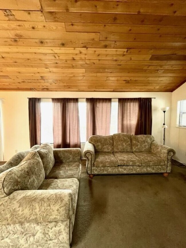 Building Photo - One of a kind property!  Huge lot, great h...