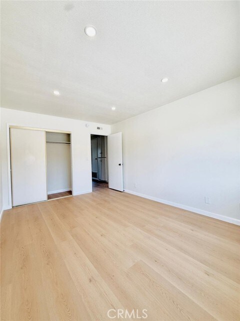 Building Photo - 27939 Ridgebrook Ct