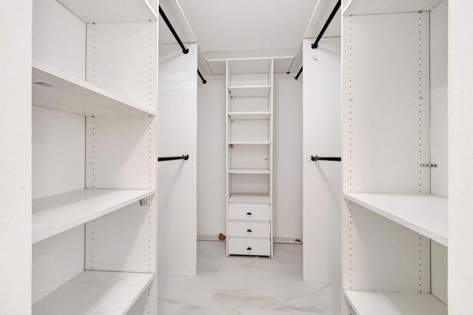 Building Photo - 6420 Boca del Mar Dr