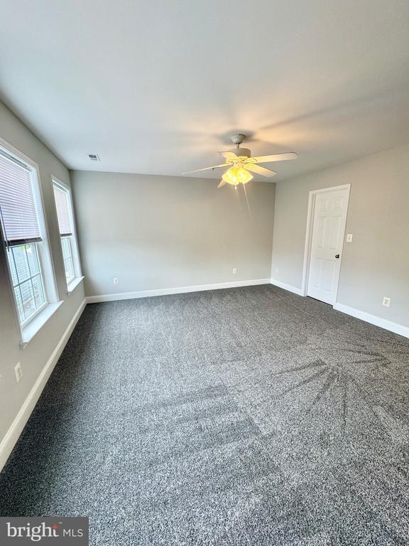 Building Photo - 120 Tall Grass Ln