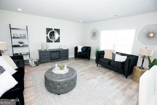 Building Photo - 178 Goodall Woods Dr