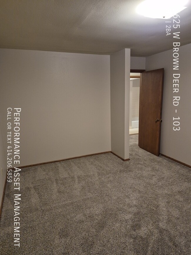 Building Photo - Charming 2BD/1.5BA Brown Deer Condo