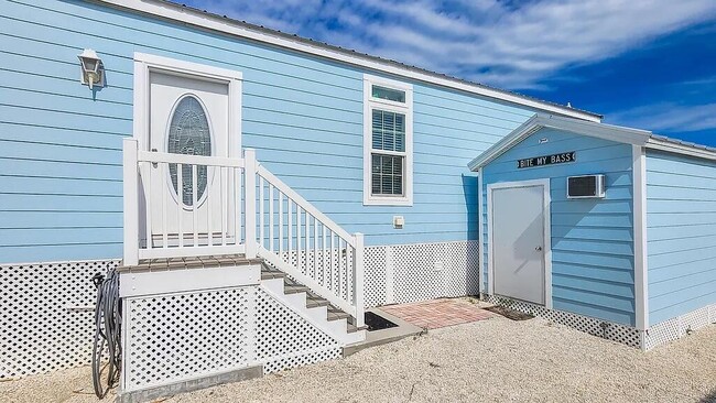 Building Photo - 5031 5th Ave