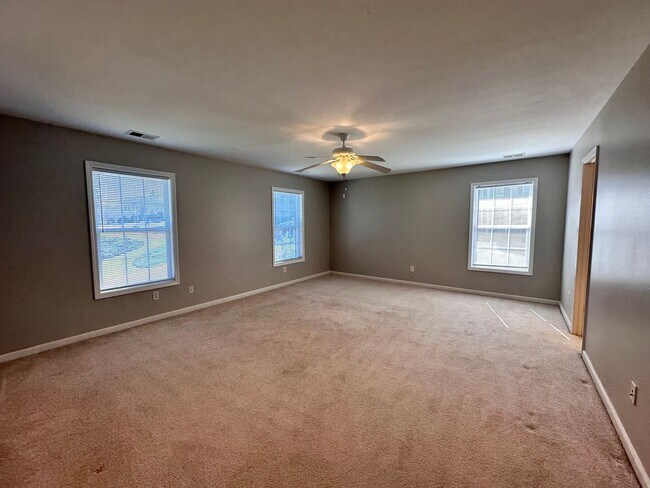 Building Photo - Exclusively Offered By Muse Realty Rentals...