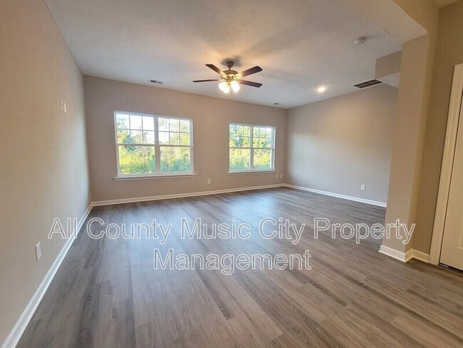 Building Photo - 310 Negri Ct