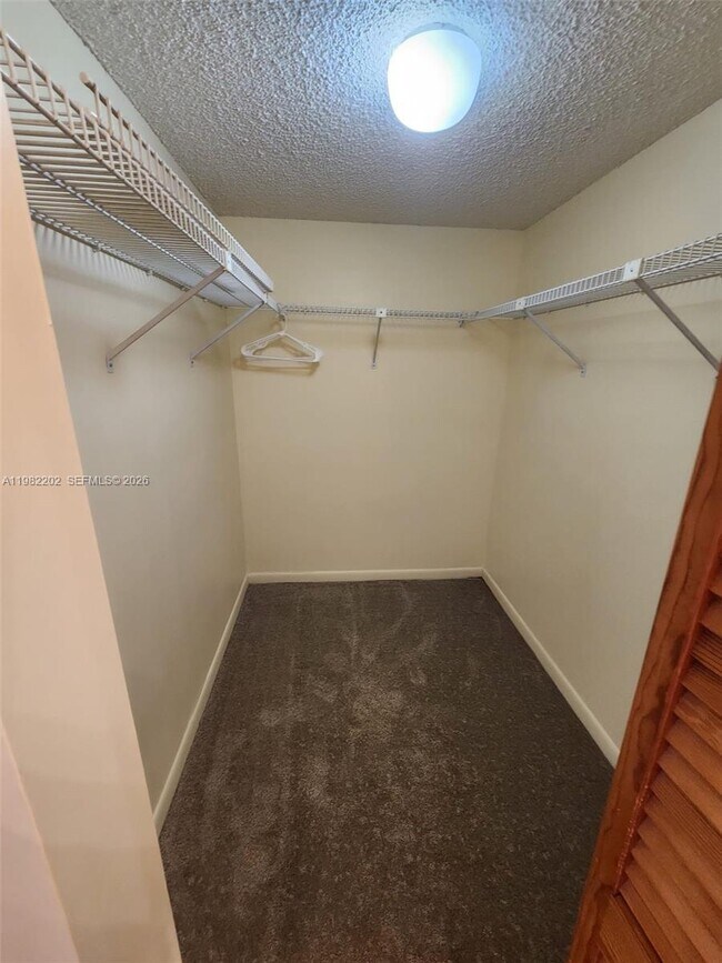 Building Photo - 8827 SW 123rd Ct