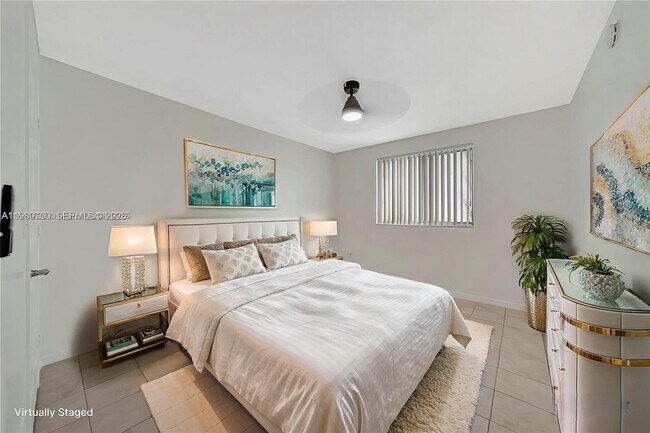 Building Photo - 2620 S University Dr