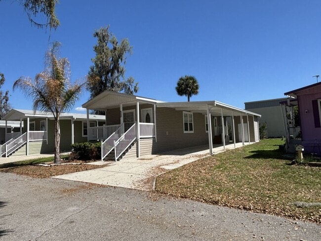 Building Photo - 2323 NW 46th Ct