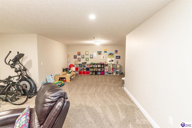 Building Photo - 901 Leafland Pl