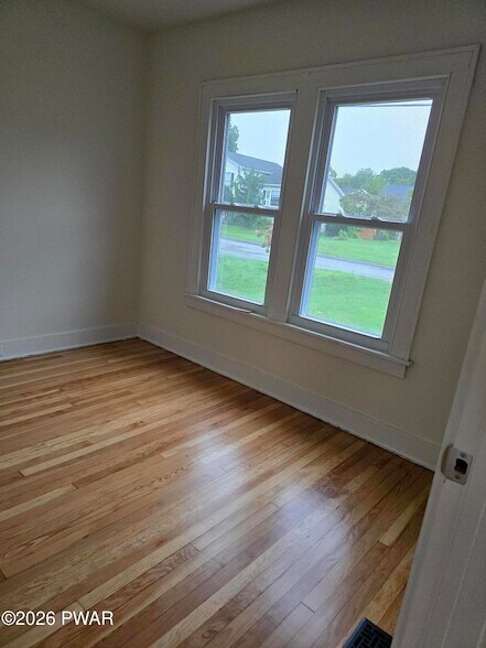 Building Photo - 511 Avenue O