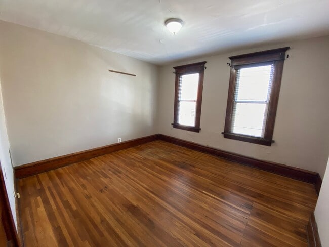 Building Photo - 1467 Worthington St