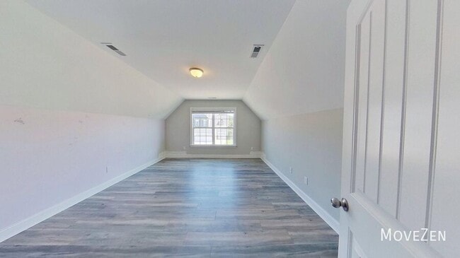 Building Photo - 1136 Valley Dale Dr