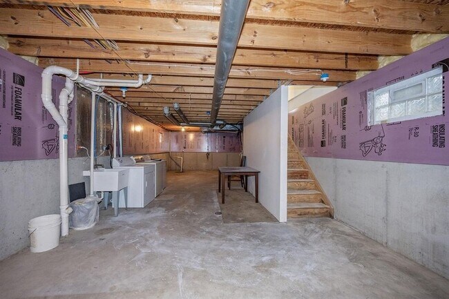 Building Photo - 2229 Symmes St