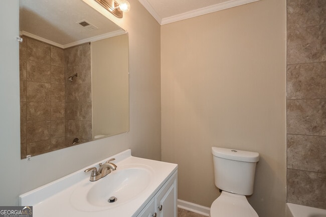 Building Photo - 10803 Mallard Dr