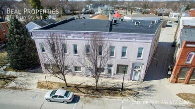 Building Photo - 170 Riley St