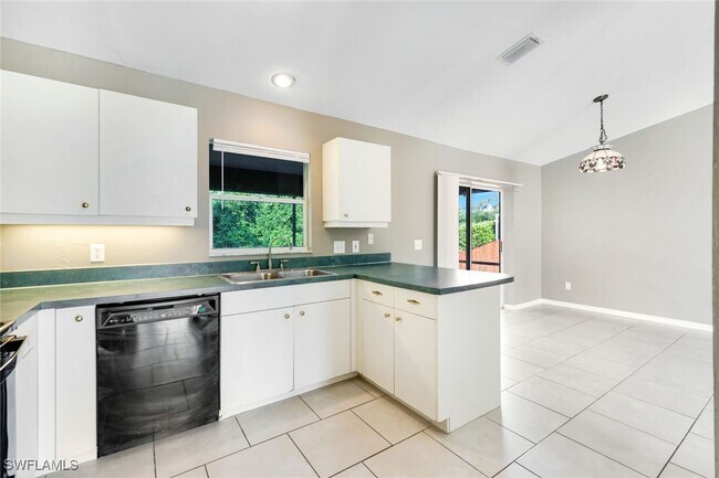 Building Photo - 8072 Cypress Dr S