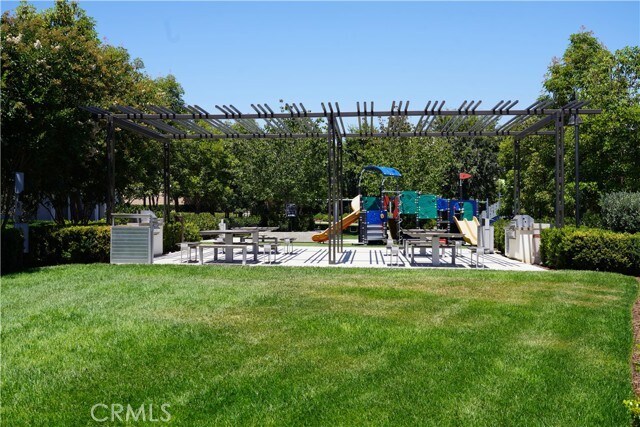 Building Photo - 263 Carmona