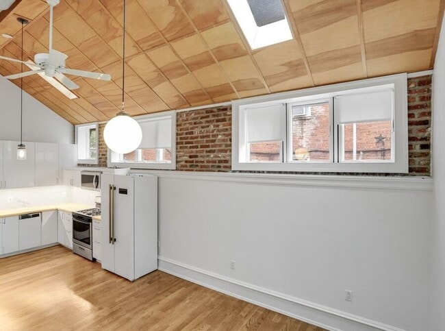 Building Photo - 1631 16th St NW