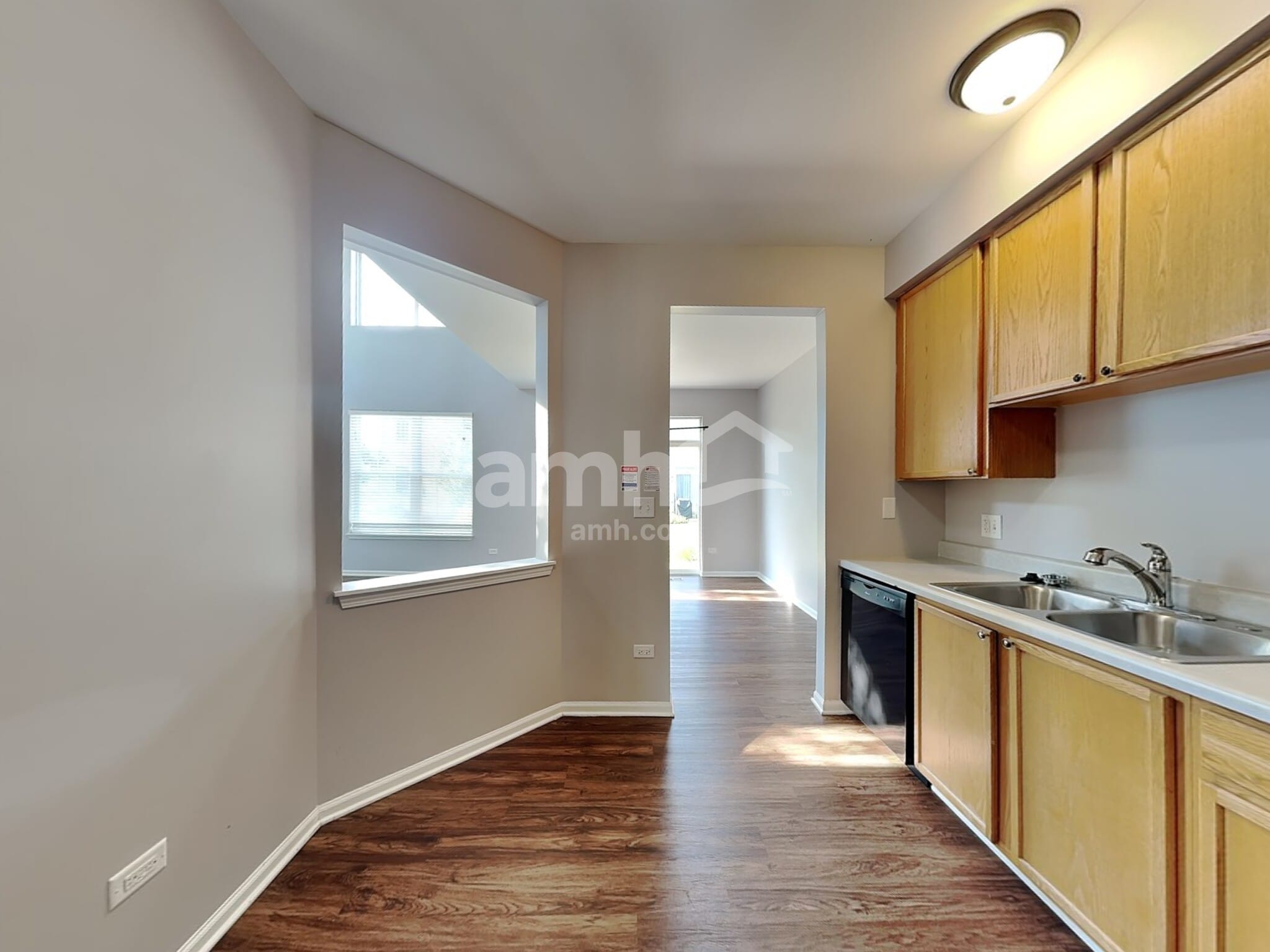 Building Photo - 2923 White Thorn Cir