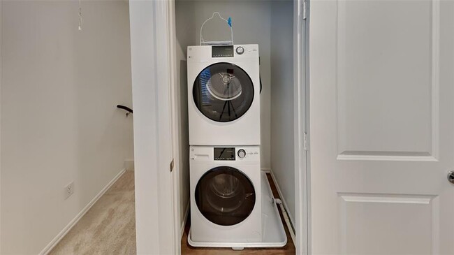 Building Photo - 1840 Wolford Wy