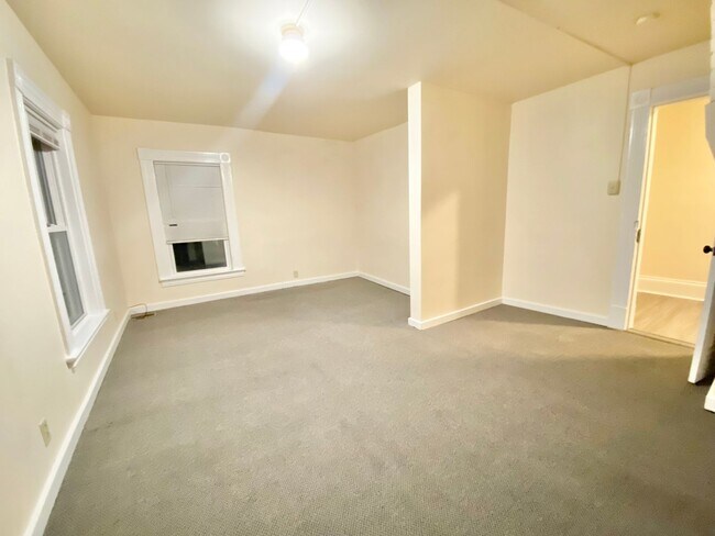 Building Photo - 180 Federal St