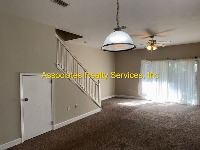 Building Photo - Spacious End Unit Available in Garland Condo
