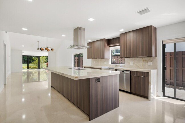Building Photo - 21922 Cypress Dr