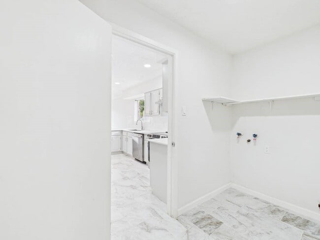 Building Photo - 506 Coppersmith Dr