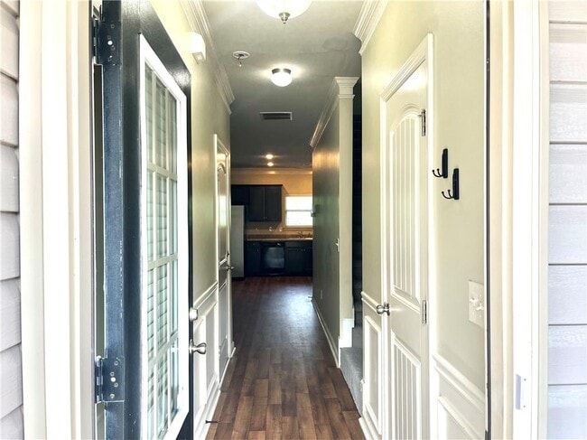 Building Photo - 348 Turtle Creek Dr