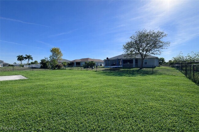 Building Photo - 1222 NE 40th Terrace