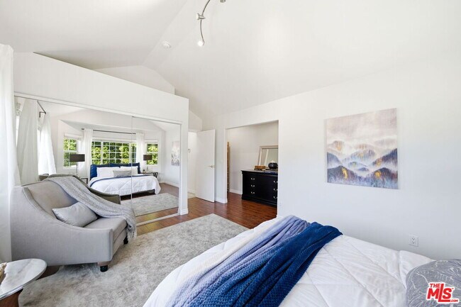 Building Photo - 4115 Laurelgrove Ave