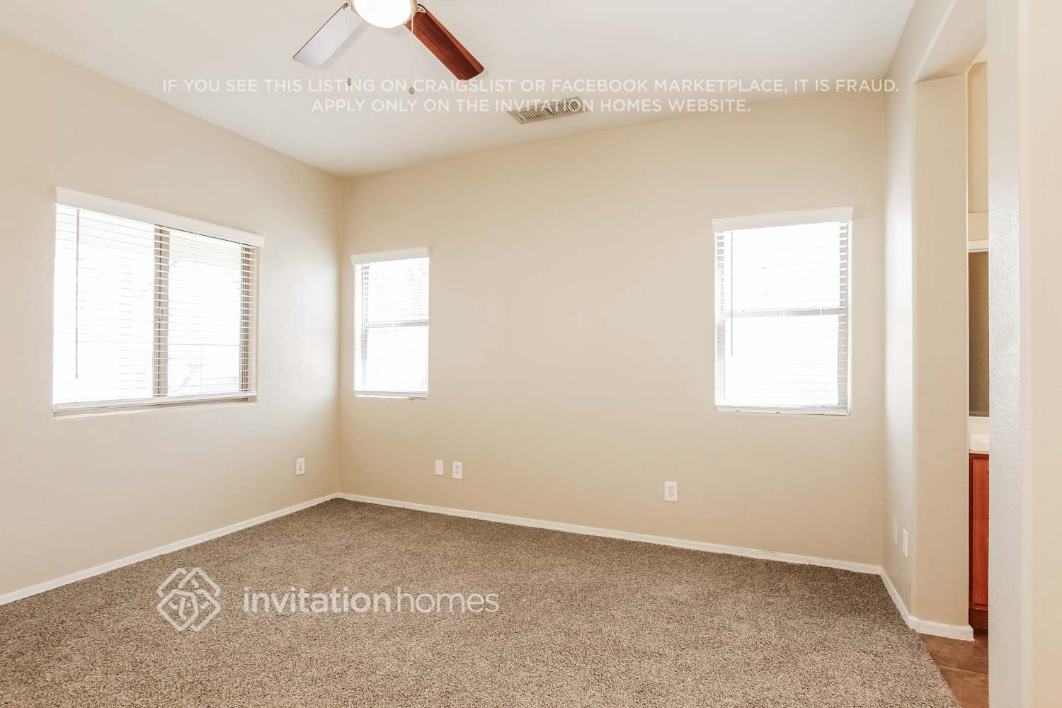 Building Photo - 1001 S 4th Ave