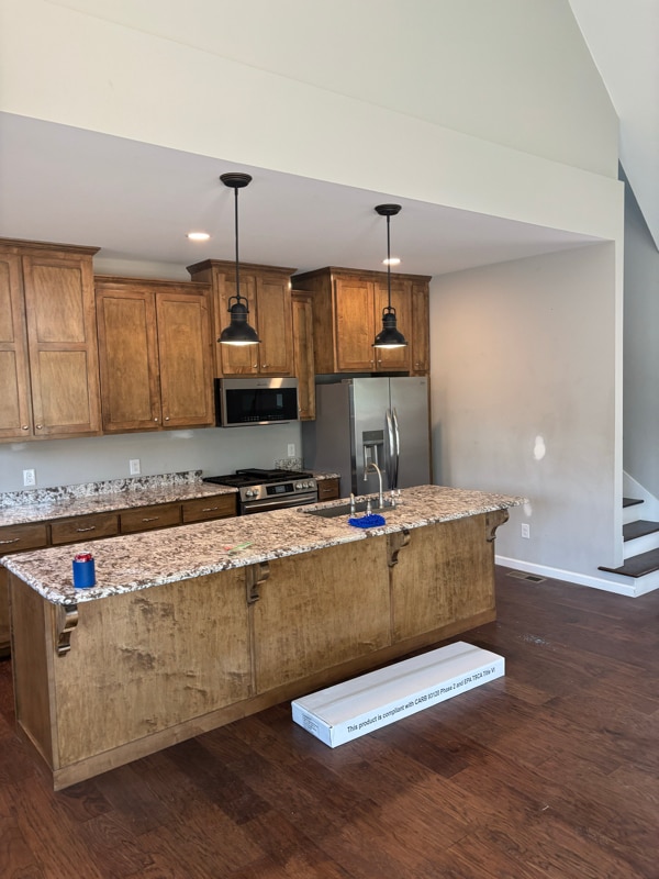 Building Photo - 100 Apache Ln