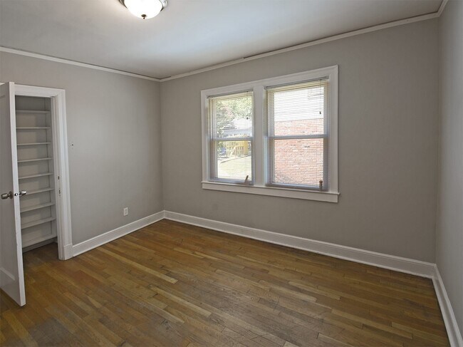 Building Photo - 3 Bed, 2 Bath near UOM