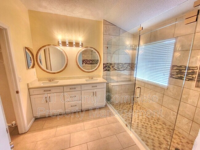 Building Photo - 433 Casheros Cove Dr