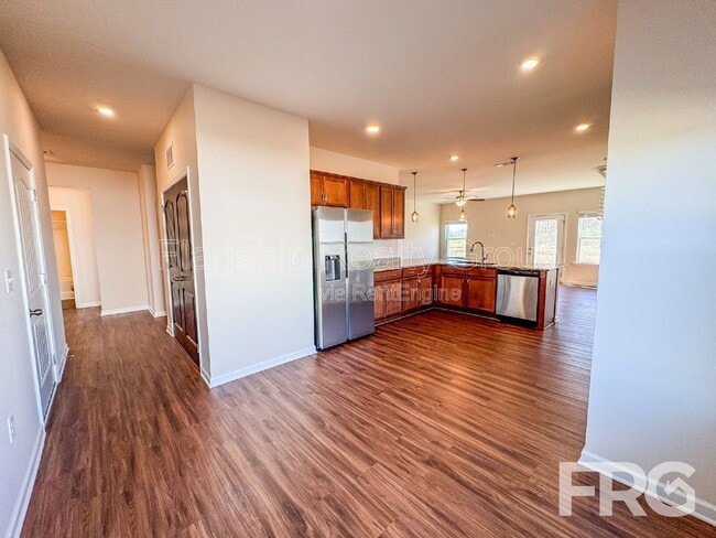 Building Photo - 202 Kenison Way