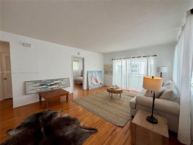 Building Photo - 1135 101st St