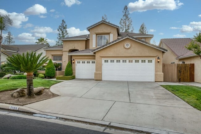 Building Photo - Impressive 4 Bedroom 2.5 Bath home with Po...