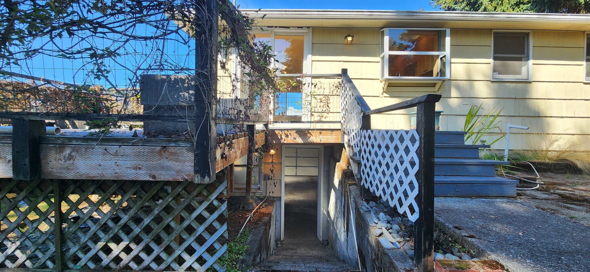 Building Photo - 1013 N 33rd Pl