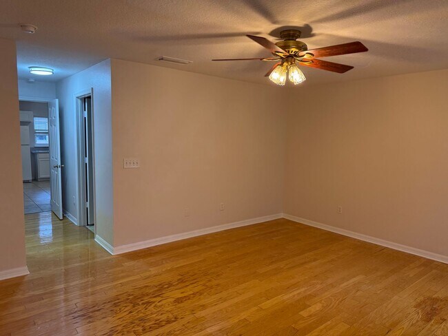 Building Photo - Spacious 4 bedroom home in Lake Mary