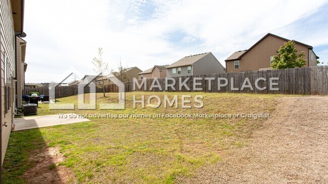 Building Photo - 484 Emporia Loop