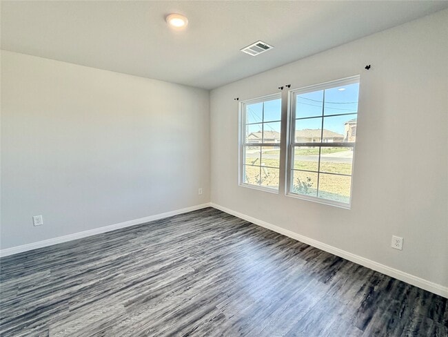 Building Photo - 1395 Rd 5102